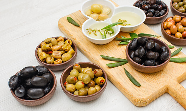 STARTERS AND OLIVES