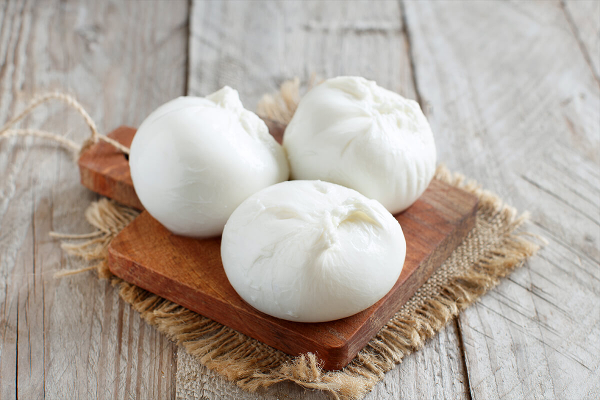 The difference between mozzarella and burrata