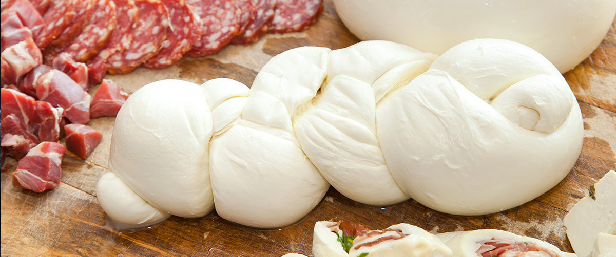 mozzarella italian cheese