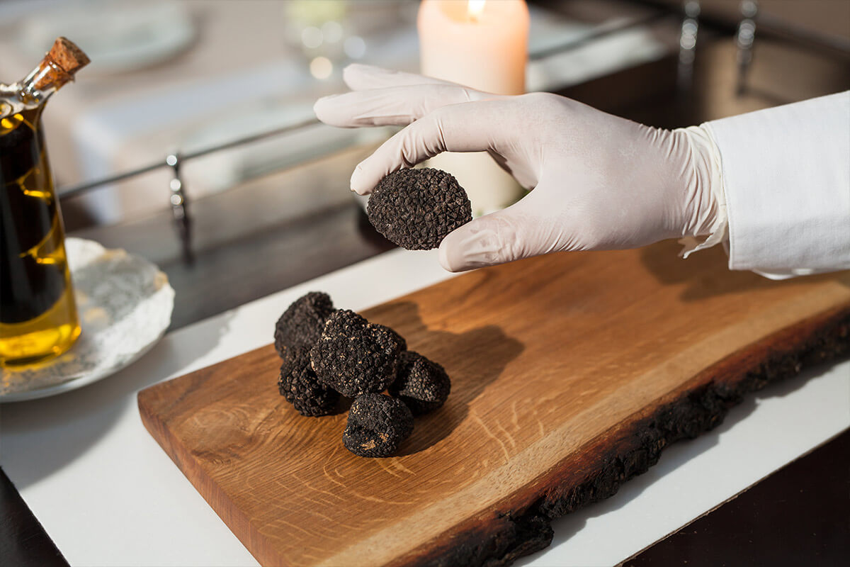 Italian Truffles: types, curiosities and how to value them