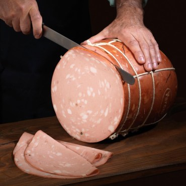 VERONI Mortadella Bologna IGP \